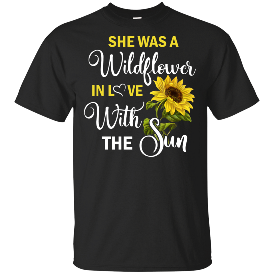 She Was A Wild Flower In Love With The Sun Black T-Shirt Men